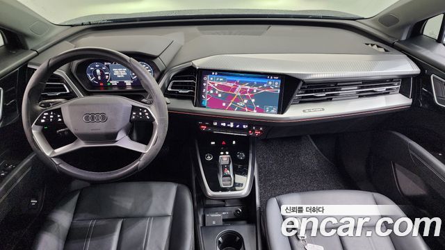 Audi Q4 e-tron 2022 — photo 10
