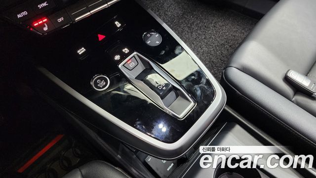 Audi Q4 e-tron 2022 — photo 12