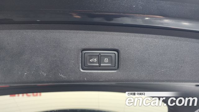 Audi Q4 e-tron 2022 — photo 24