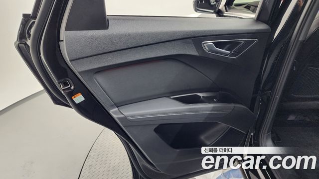 Audi Q4 e-tron 2022 — photo 15
