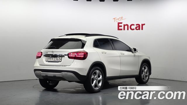 Mercedes-Benz GLA-Class 2018 — photo 2