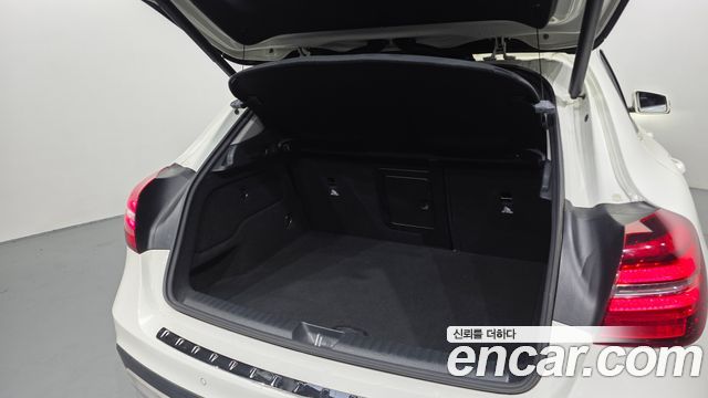 Mercedes-Benz GLA-Class 2018 — photo 24