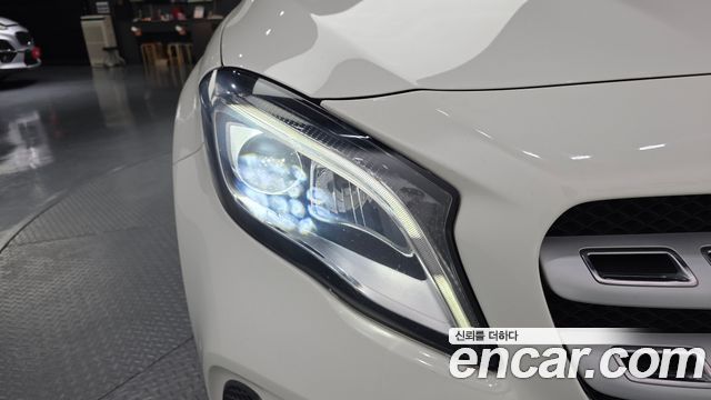 Mercedes-Benz GLA-Class 2018 — photo 8