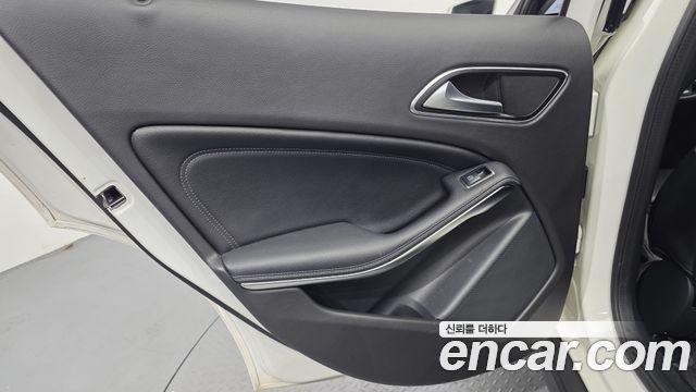 Mercedes-Benz GLA-Class 2018 — photo 15