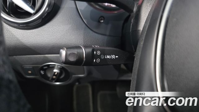 Mercedes-Benz GLA-Class 2018 — photo 29