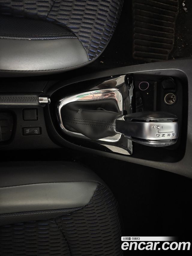 Renault Korea QM3 2017 — photo 15