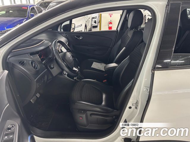 Renault Korea QM3 2017 — photo 16
