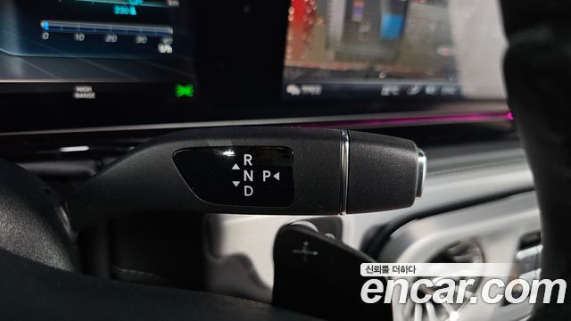 Mercedes-Benz G-Class 2023 — photo 12