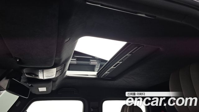Mercedes-Benz G-Class 2023 — photo 30