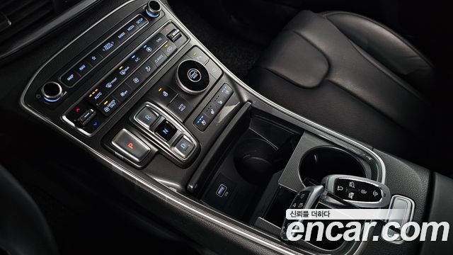 Hyundai Santafe 2022 — photo 9