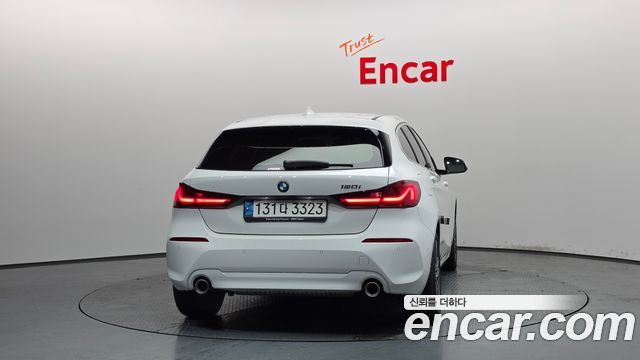 BMW 1-Series 2021 — photo 4