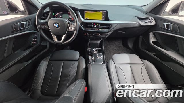 BMW 1-Series 2021 — photo 7