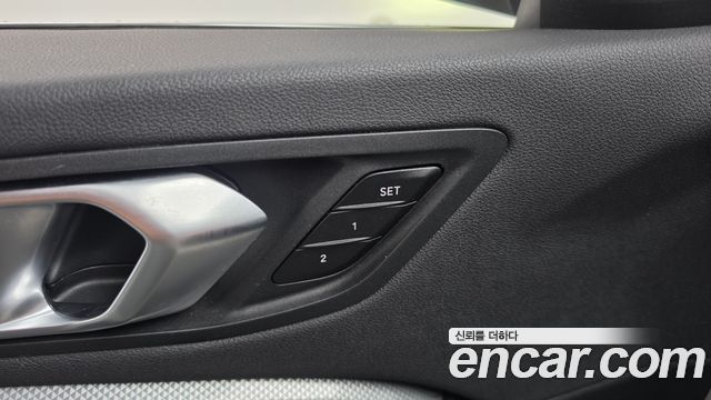 BMW 1-Series 2021 — photo 12
