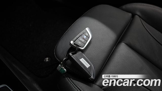 BMW 1-Series 2021 — photo 18