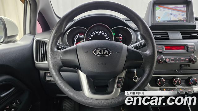 Kia pride 2015 — photo 19