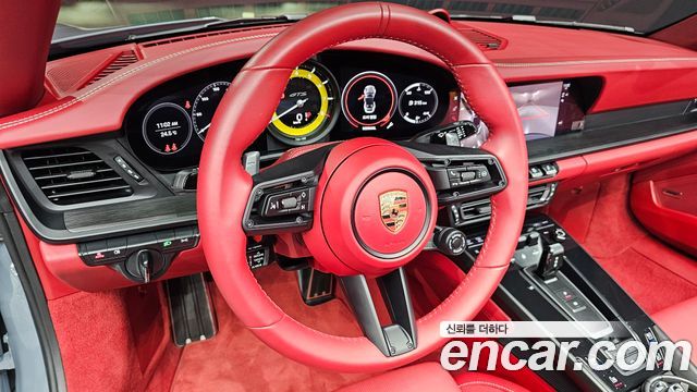 Porsche 911 2023 — photo 18