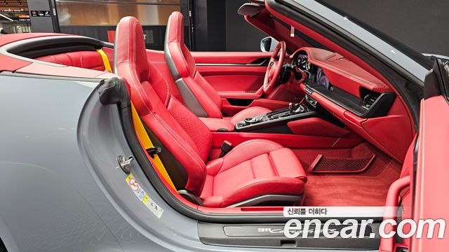 Porsche 911 2023 — photo 16