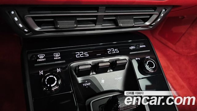 Porsche 911 2023 — photo 33