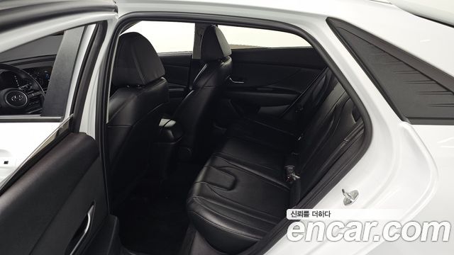 Hyundai AVANTE 2023 — photo 11