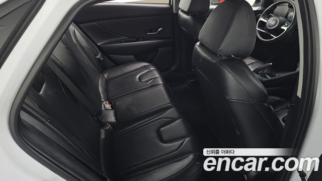 Hyundai AVANTE 2023 — photo 12