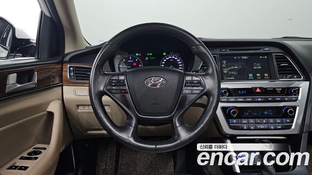 Hyundai Sonata 2016 — photo 18
