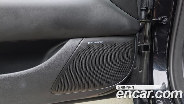 Genesis G90 2023 — photo 36