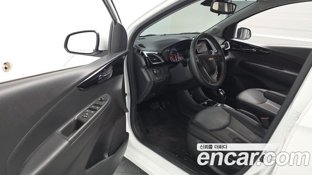 Chevrolet Korea Spark 2022 — photo 13