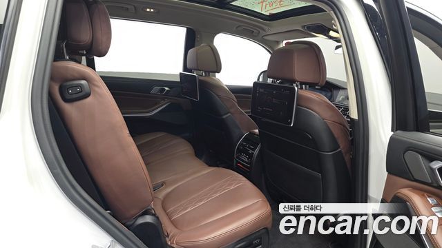 BMW X7 2022 — photo 17