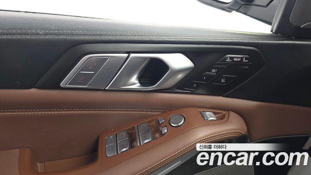 BMW X7 2022 — photo 35