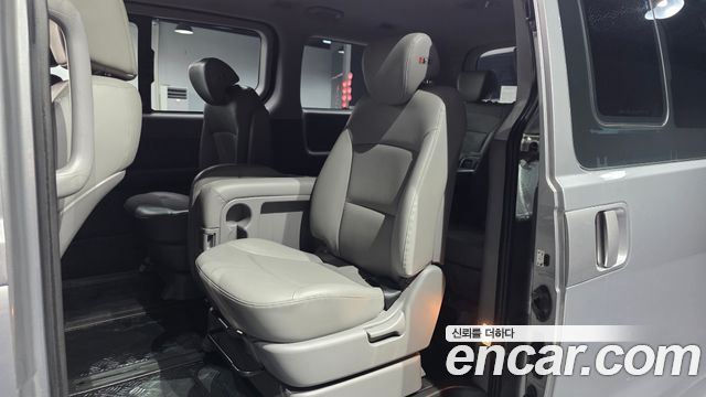 Hyundai Starex 2020 — photo 12