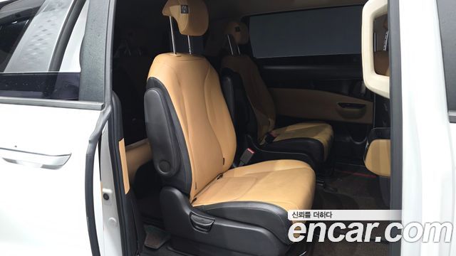 Kia Canival 2021 — photo 18
