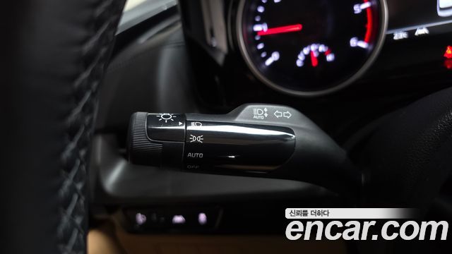 Kia Canival 2021 — photo 23