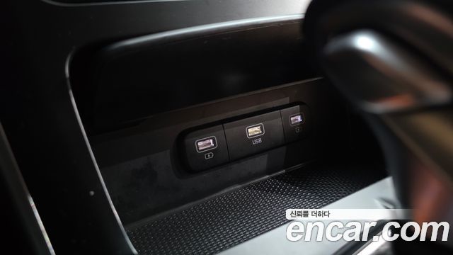 Kia Canival 2021 — photo 16
