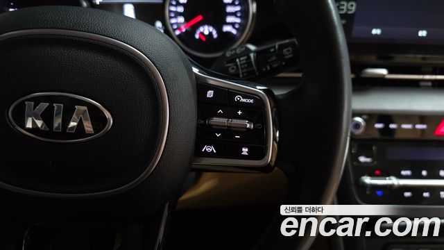 Kia Canival 2021 — photo 32