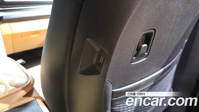 Kia Canival 2021 — photo 35