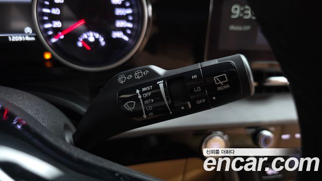 Kia Canival 2021 — photo 38