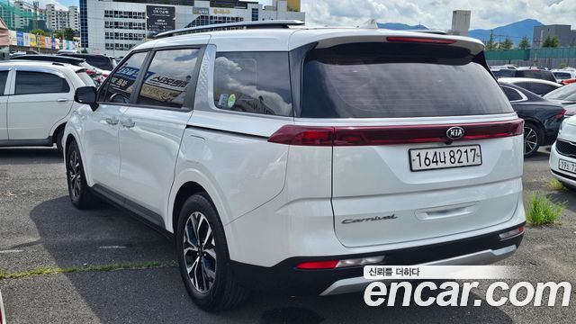 Kia Canival 2021 — photo 4