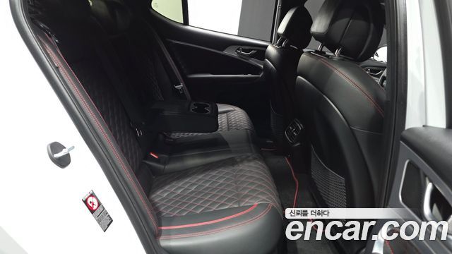 Genesis G70 2019 — photo 18