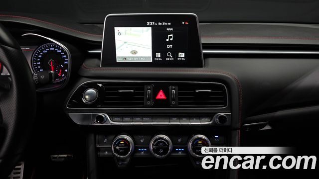 Genesis G70 2019 — photo 20