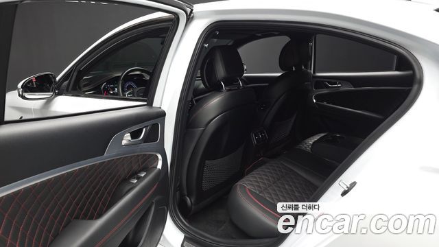 Genesis G70 2019 — photo 16