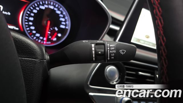 Genesis G70 2019 — photo 31