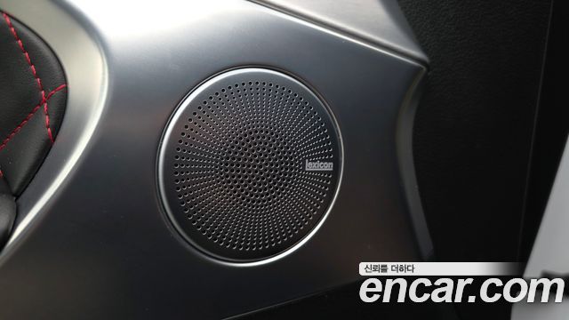 Genesis G70 2019 — photo 35