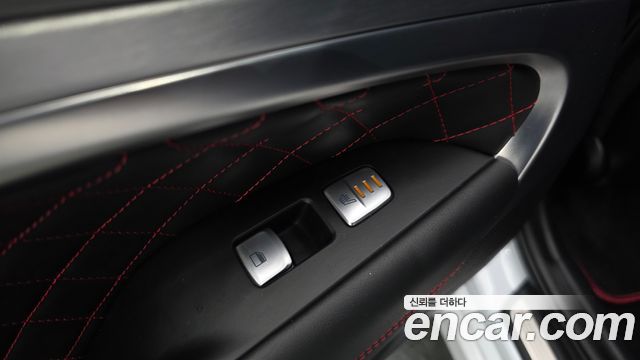 Genesis G70 2019 — photo 37