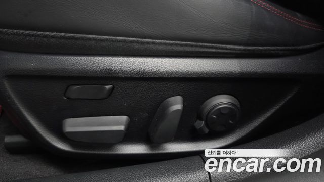 Genesis G70 2019 — photo 38