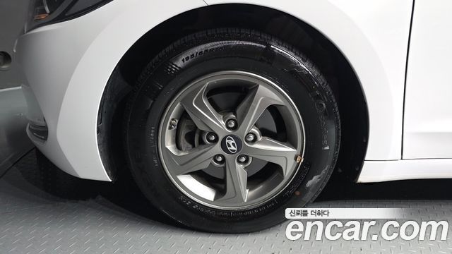 Hyundai AVANTE 2016 — photo 5