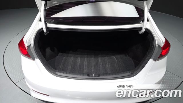 Hyundai AVANTE 2016 — photo 20
