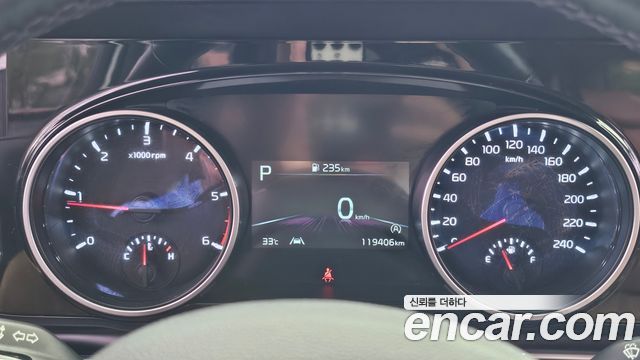 Kia Canival 2021 — photo 17