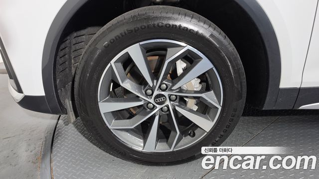 Audi Q5 2023 — photo 5