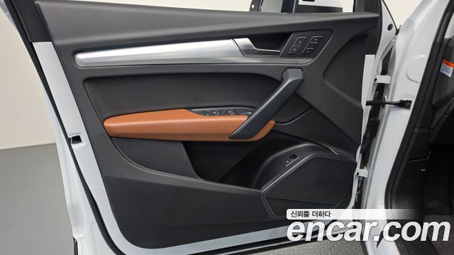 Audi Q5 2023 — photo 14