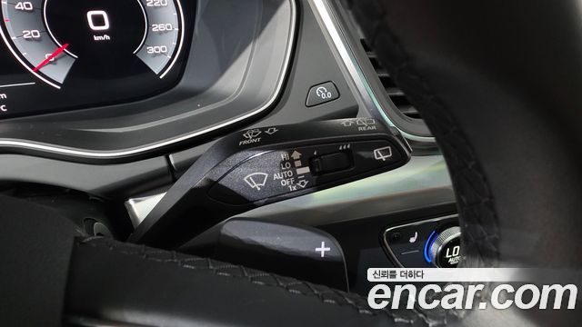 Audi Q5 2023 — photo 30